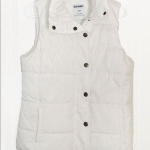 Old navy white puffer vest medium
